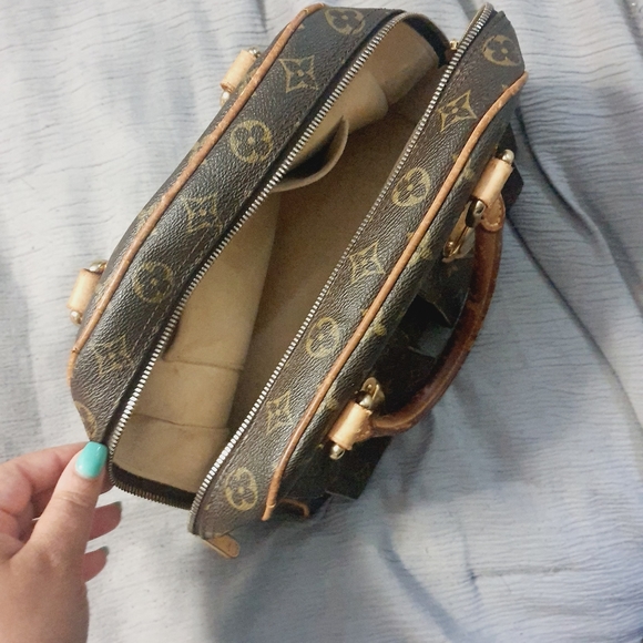 Louis Vuitton Manhattan PM - Picture 4 of 16